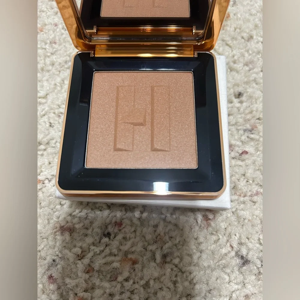 MSRP $38 HAUS LABS Power Sculpt Velvet Bronzer Light Level 3